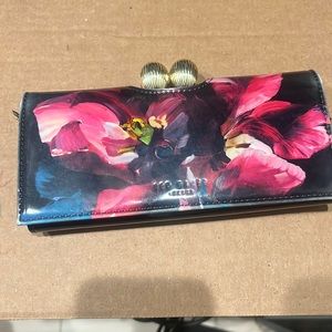 Patent leather wallet